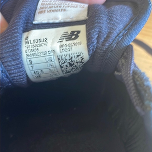 New Balance Blue and Pink Sneakers Athletic Design - Picture 8 of 10